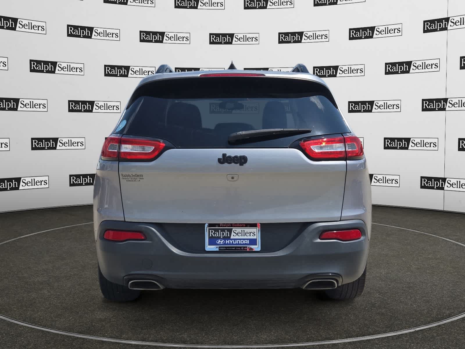 Used 2017 Jeep Cherokee High Altitude FWD image 5