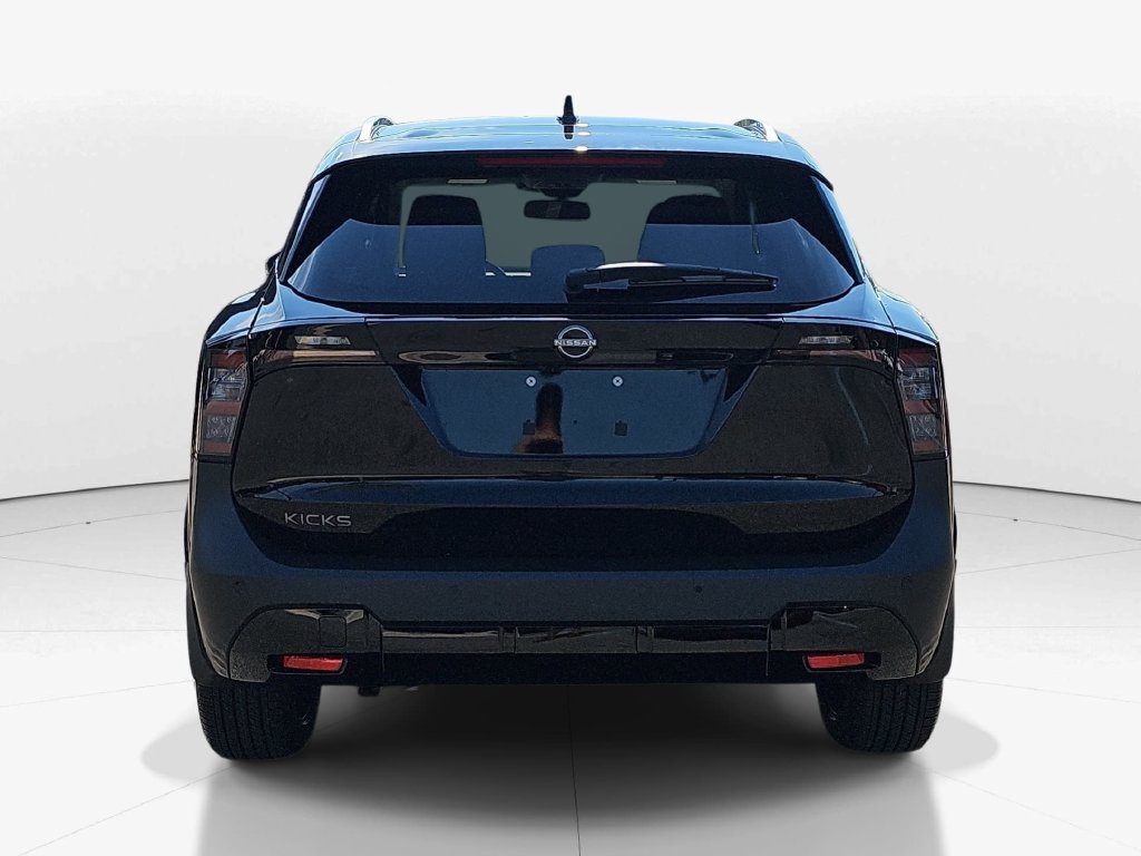 New 2027 Nissan Kicks SR w/ SR Premium Package FWD image 7