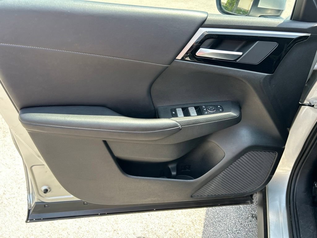 Used 2024 Mitsubishi Outlander SE FWD image 17