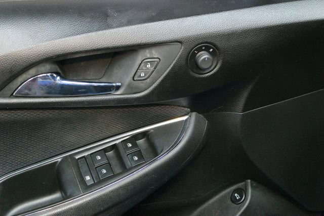 Used 2018 Chevrolet Cruze LT w/ RS Package image 15