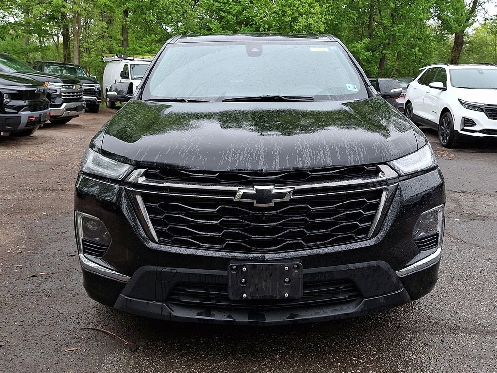 Used 2023 Chevrolet Traverse Premier w/ Redline Edition AWD/4WD image 2