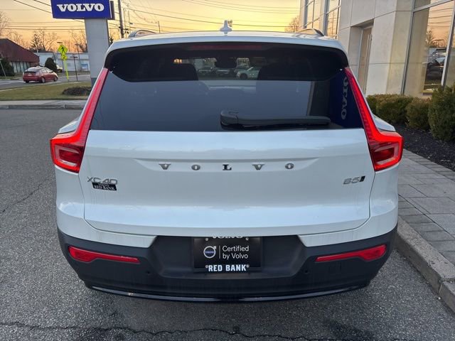 Used 2025 Volvo XC40 B5 Plus AWD/4WD image 4