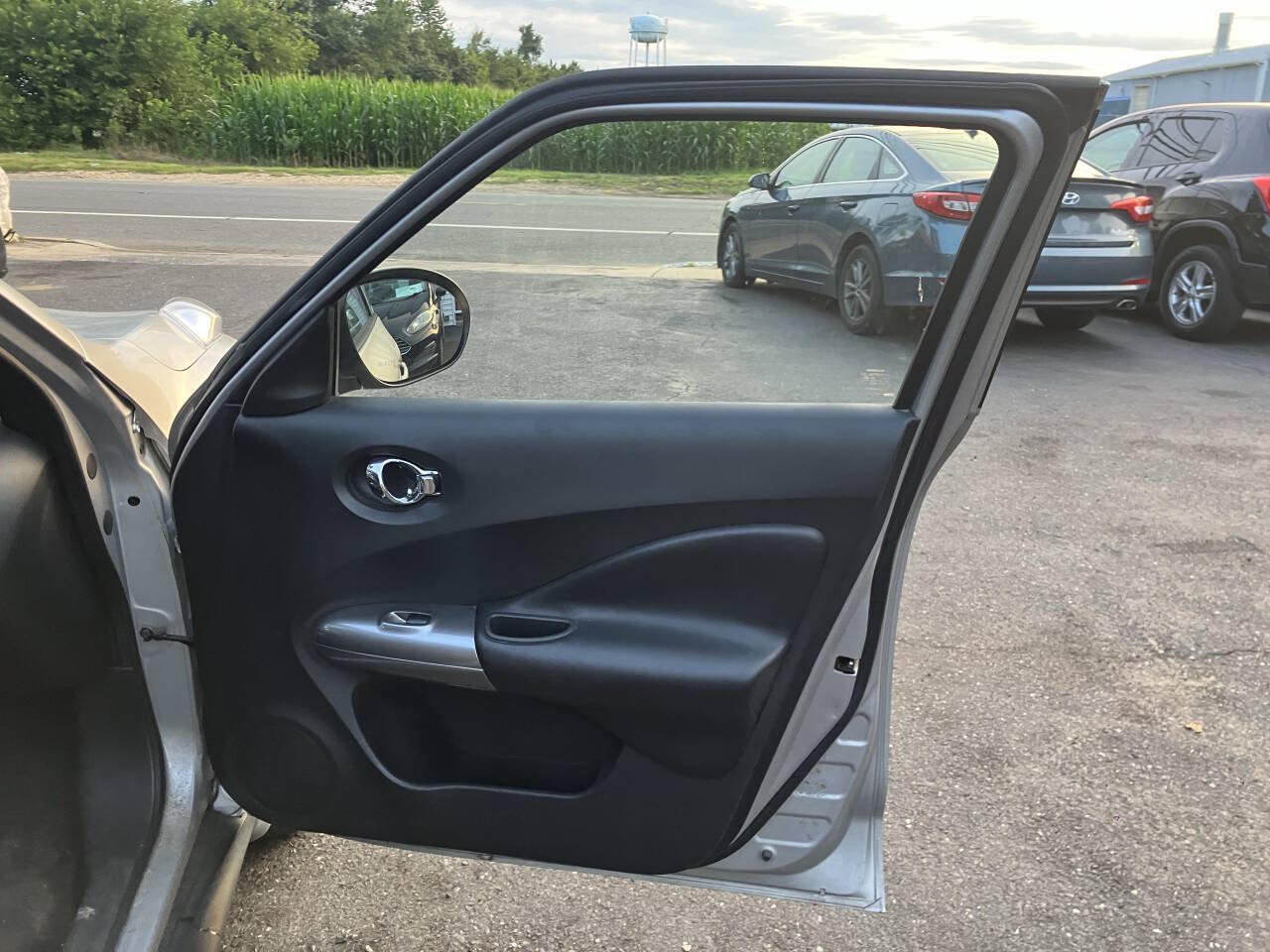 Used 2011 Nissan Juke SV AWD/4WD image 19