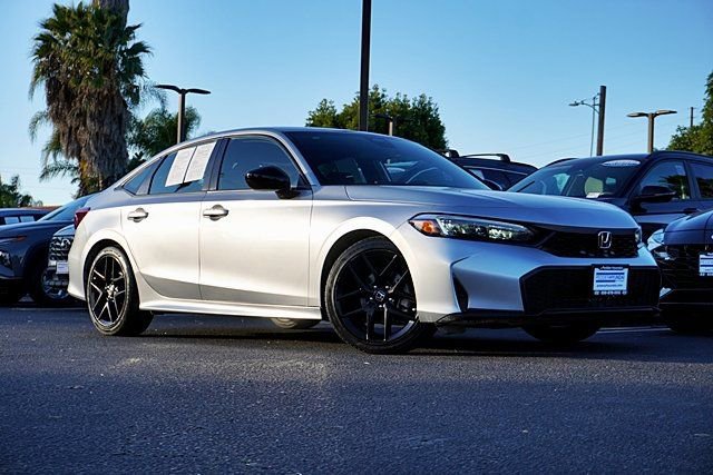 Used 2025 Honda Civic Sport image 2