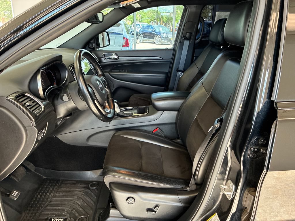 Used 2020 Jeep Grand Cherokee Altitude AWD/4WD image 10