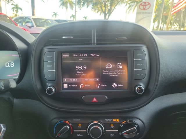Used 2023 Kia Soul LX w/ LX Technology Package FWD image 19