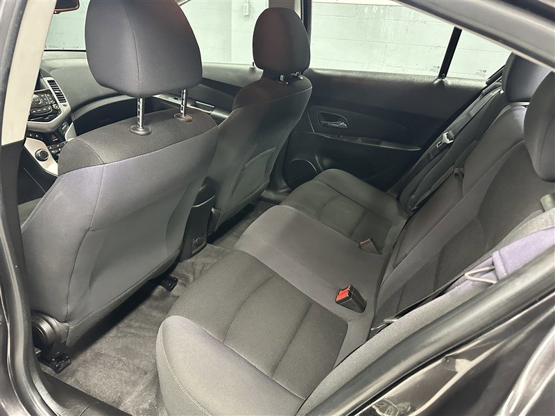 Used 2014 Chevrolet Cruze LT FWD image 3