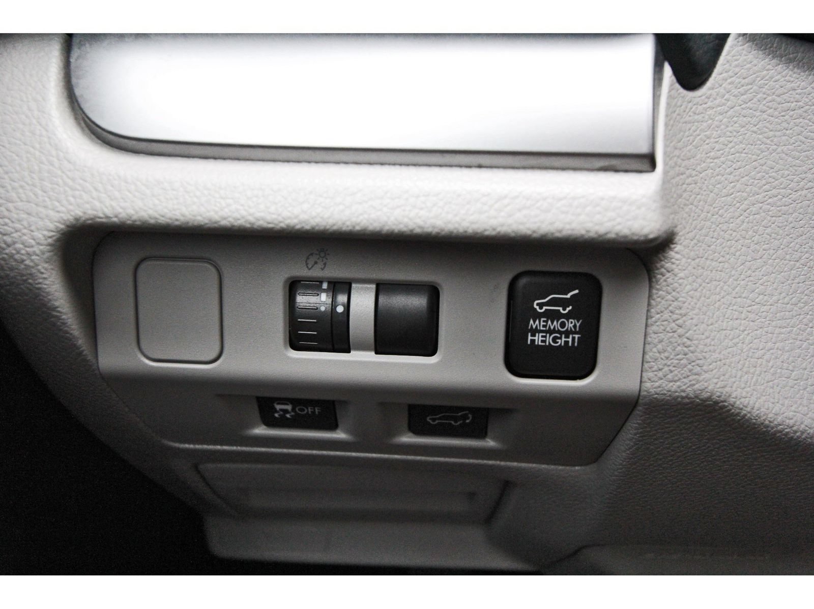 Used 2015 Subaru Forester 2.5i Touring w/ Eyesight & Navigation System AWD/4WD image 20