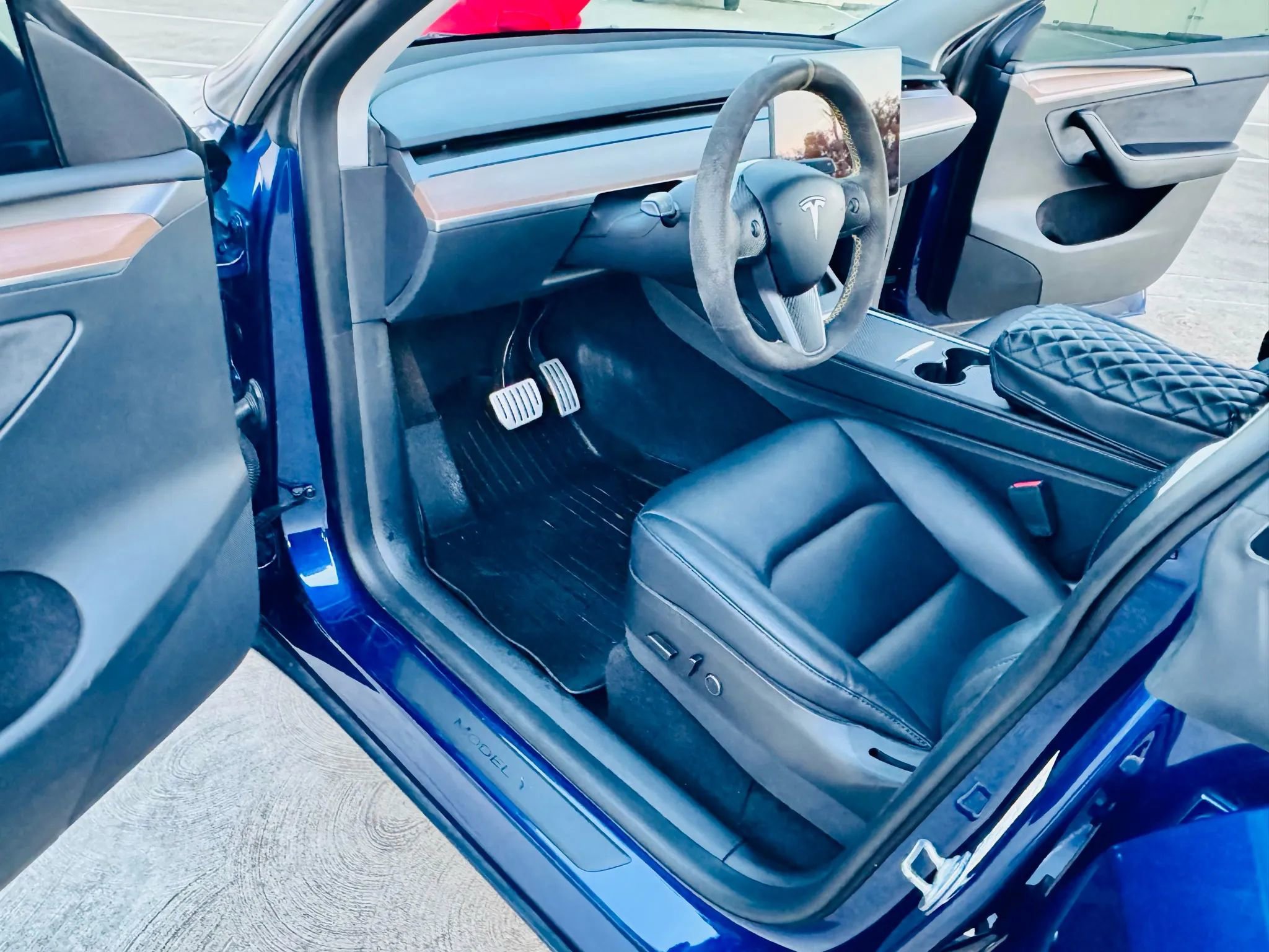 Used 2023 Tesla Model Y Performance image 21