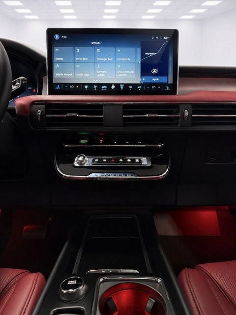 Used 2025 Lincoln Corsair Reserve w/ Equipment Group 202A AWD/4WD image 24