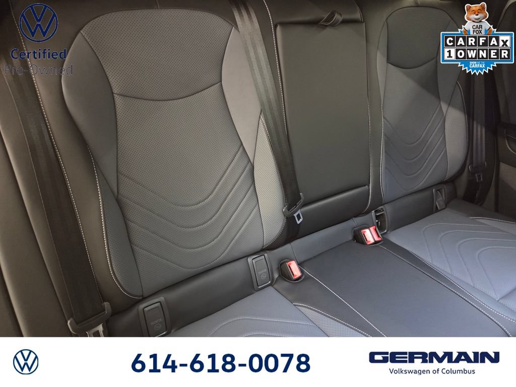 Certified 2025 Volkswagen Tiguan SE R-Line FWD image 18