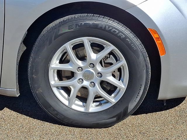 Used 2020 Chrysler Voyager LX w/ Cold Weather Group image 8