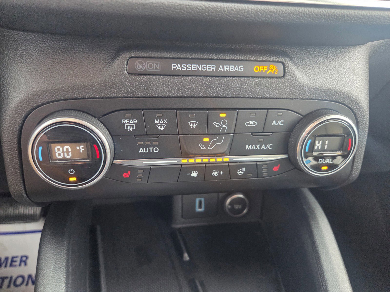 Used 2020 Ford Escape Titanium image 15