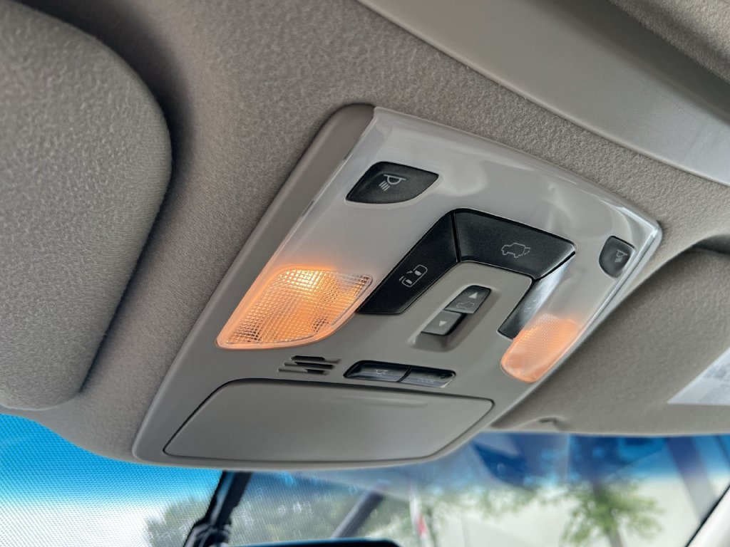 Used 2013 Toyota Sienna XLE w/ Entertainment Pkg FWD image 31