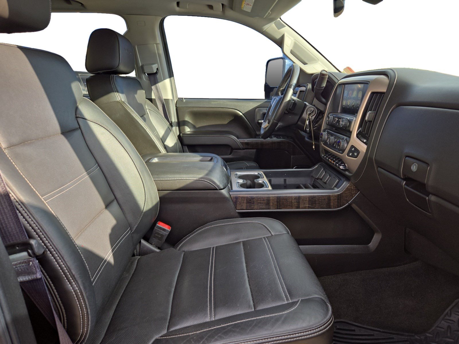 Used 2015 GMC Sierra 2500 Denali w/ Duramax Plus Package AWD/4WD image 15