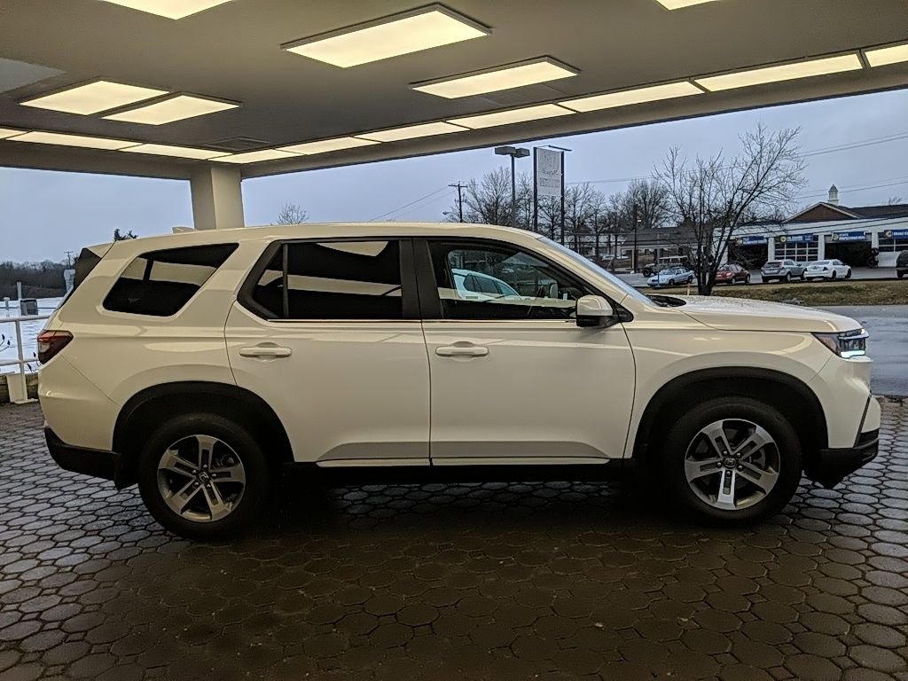 Used 2024 Honda Pilot EX-L image 4