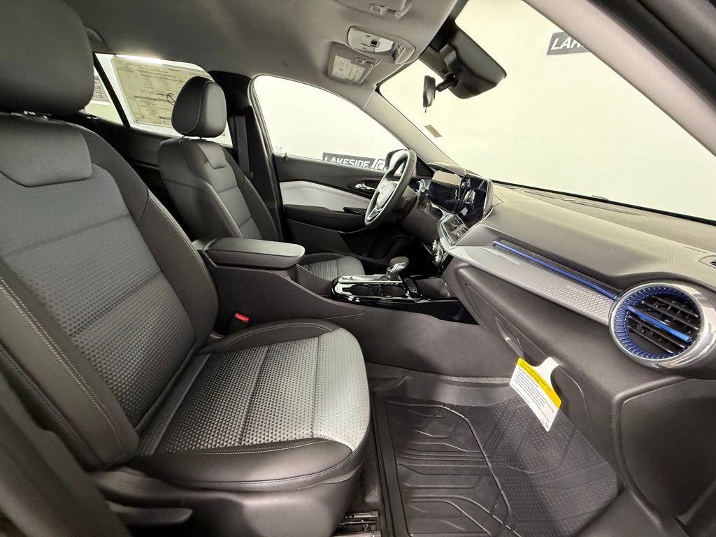 New 2026 Chevrolet Trax LT w/ Driver Confidence Package FWD image 16