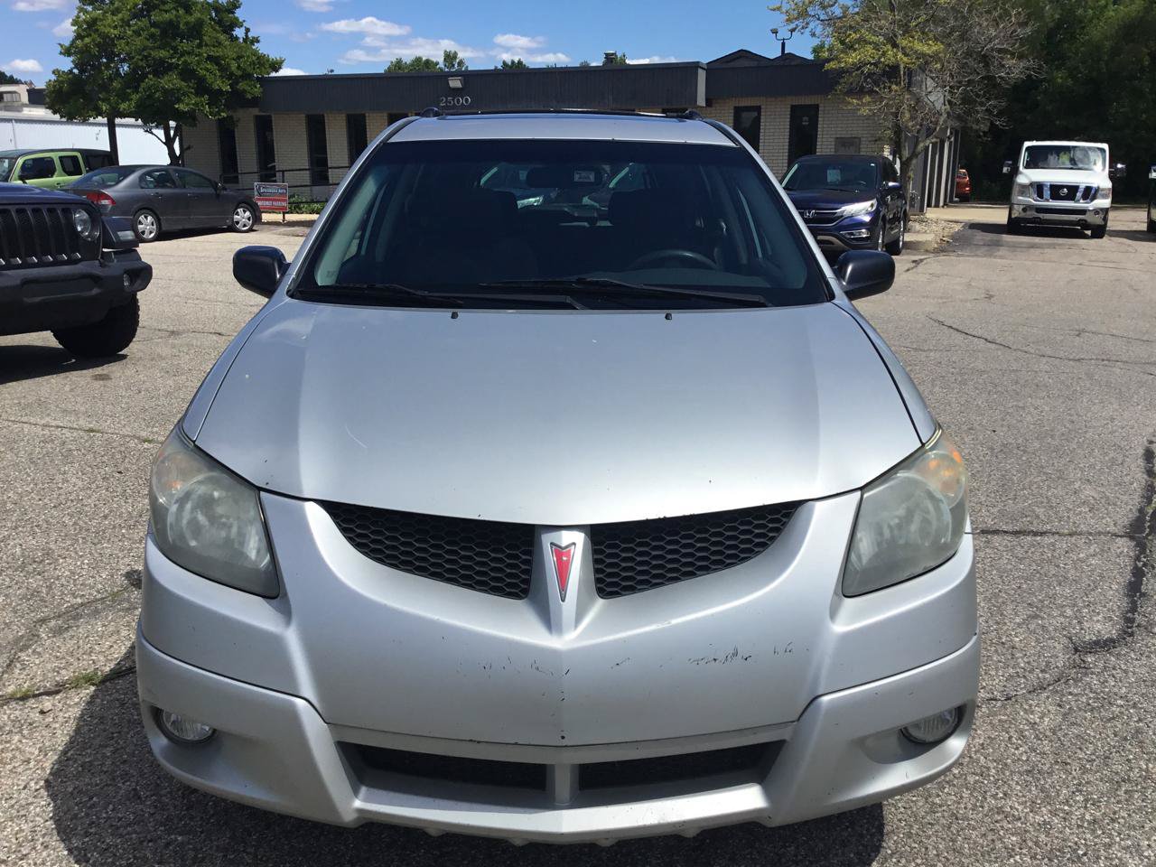 Used 2003 Pontiac Vibe w/ Power Group Value Package FWD image 3
