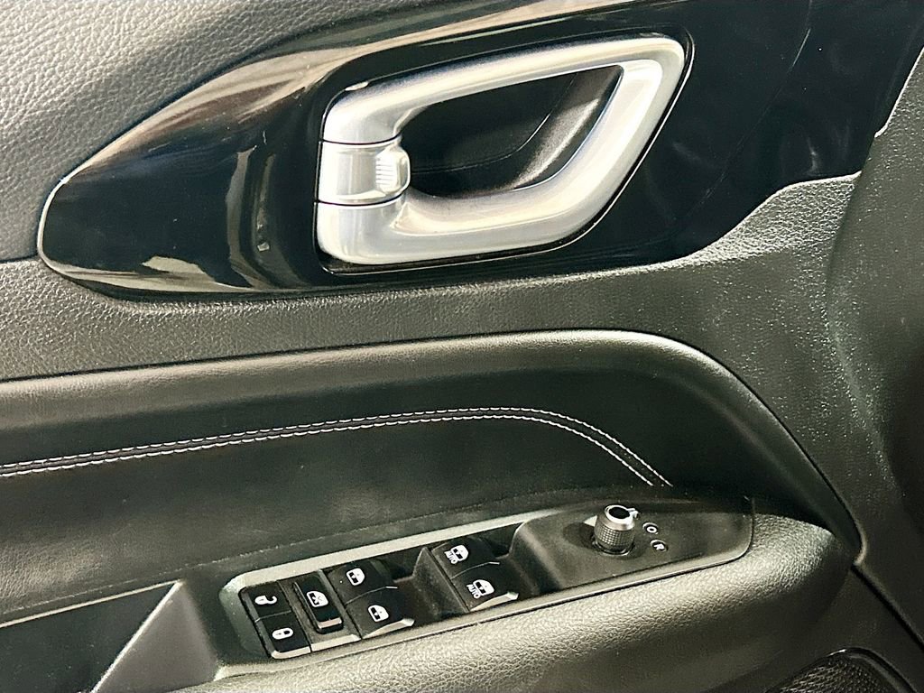 Used 2023 Jeep Compass Altitude image 15