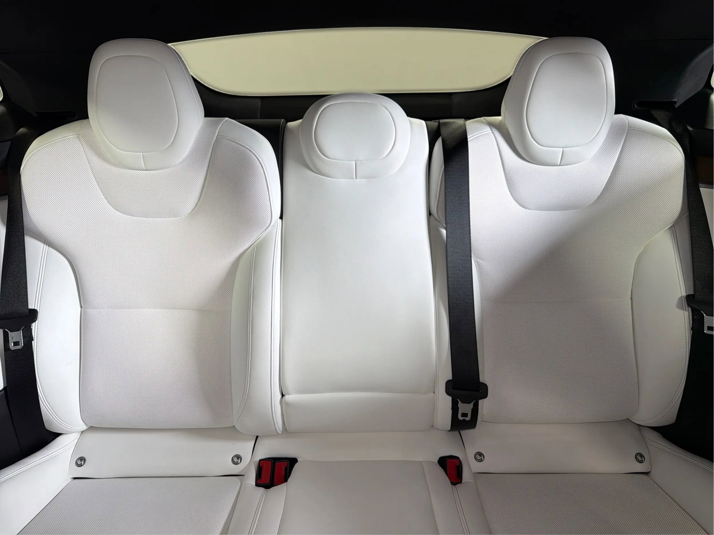 Used 2023 Tesla Model S Standard Range image 12