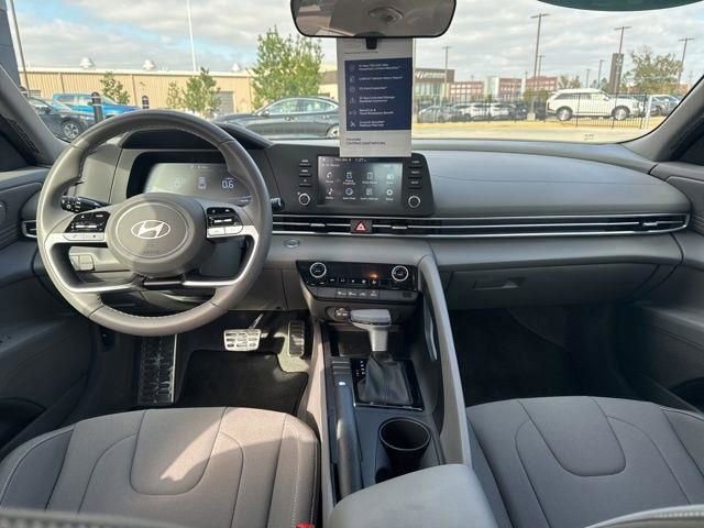 Certified 2025 Hyundai Elantra Sport image 16