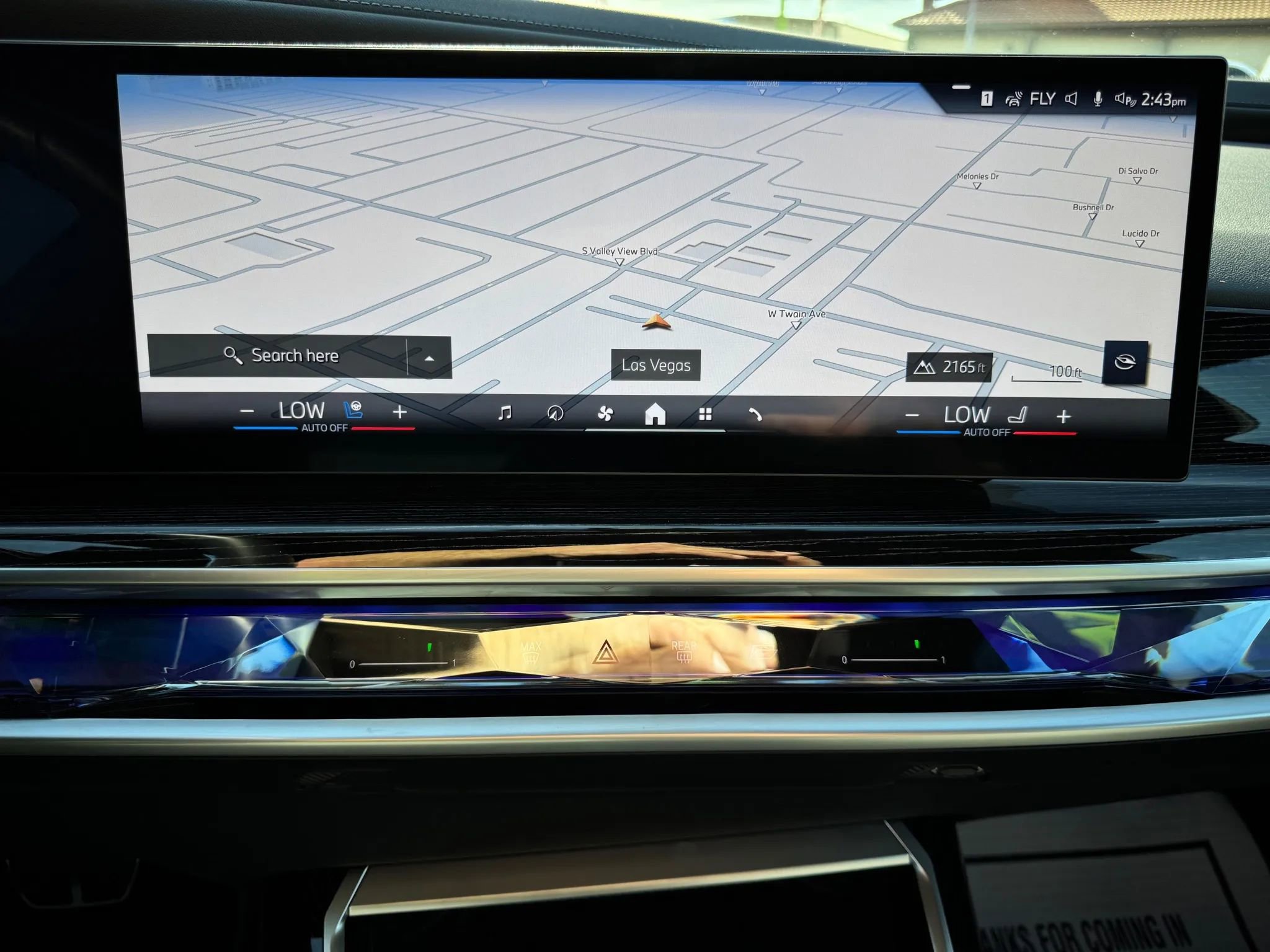 Used 2025 BMW 740i xDrive image 25