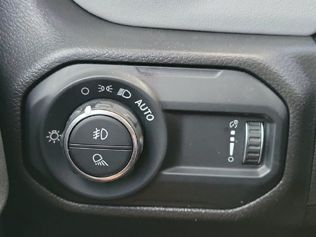 Used 2023 Jeep Gladiator Overland AWD/4WD image 56