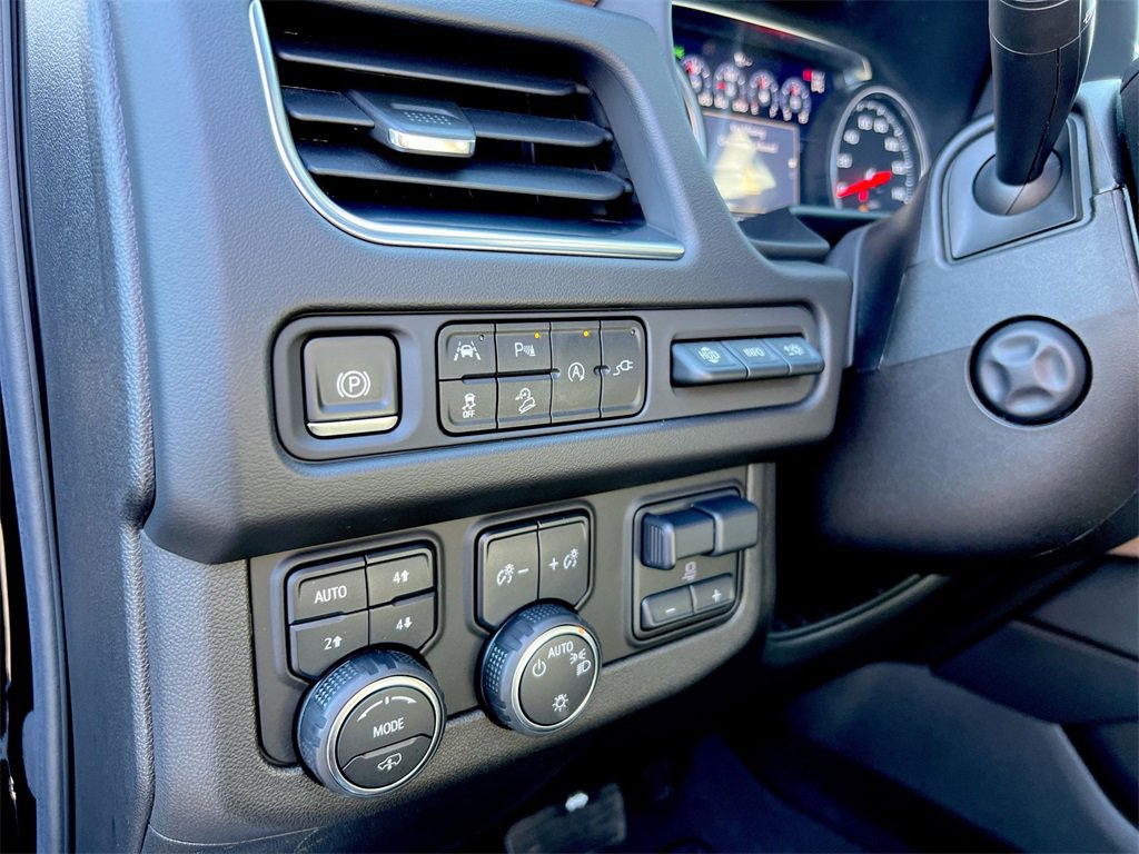 Used 2021 Chevrolet Suburban High Country image 16