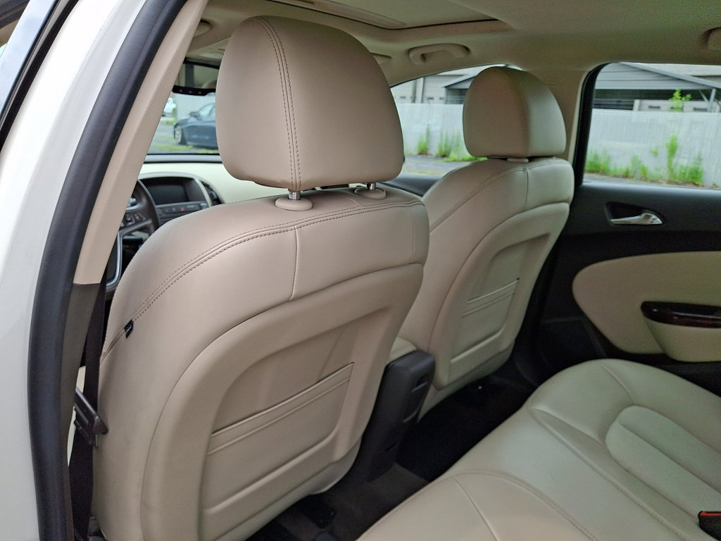 Used 2014 Buick Verano Convenience FWD image 21