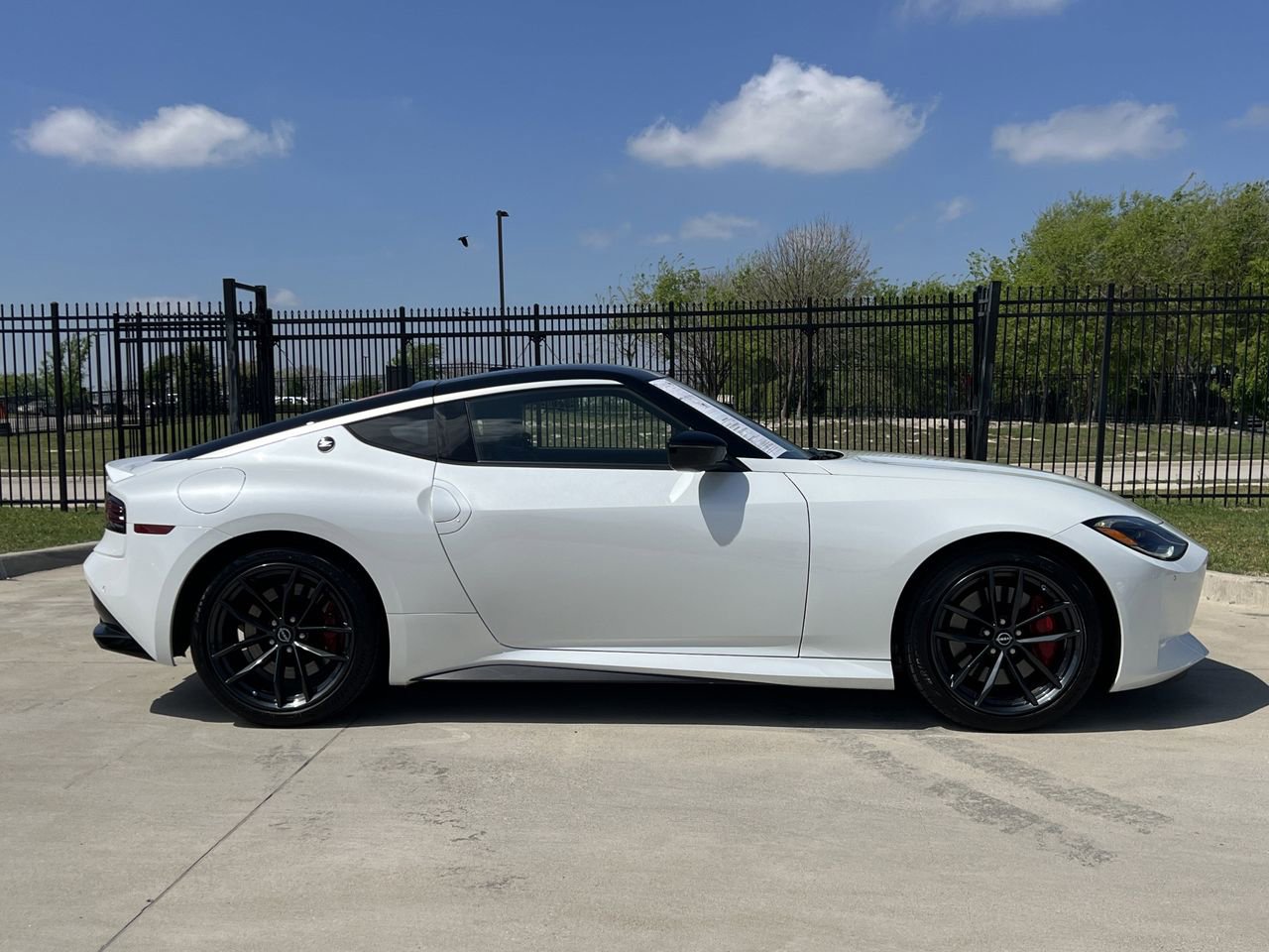 Certified 2024 Nissan Z Performance w/ Floor Mat Package image 3