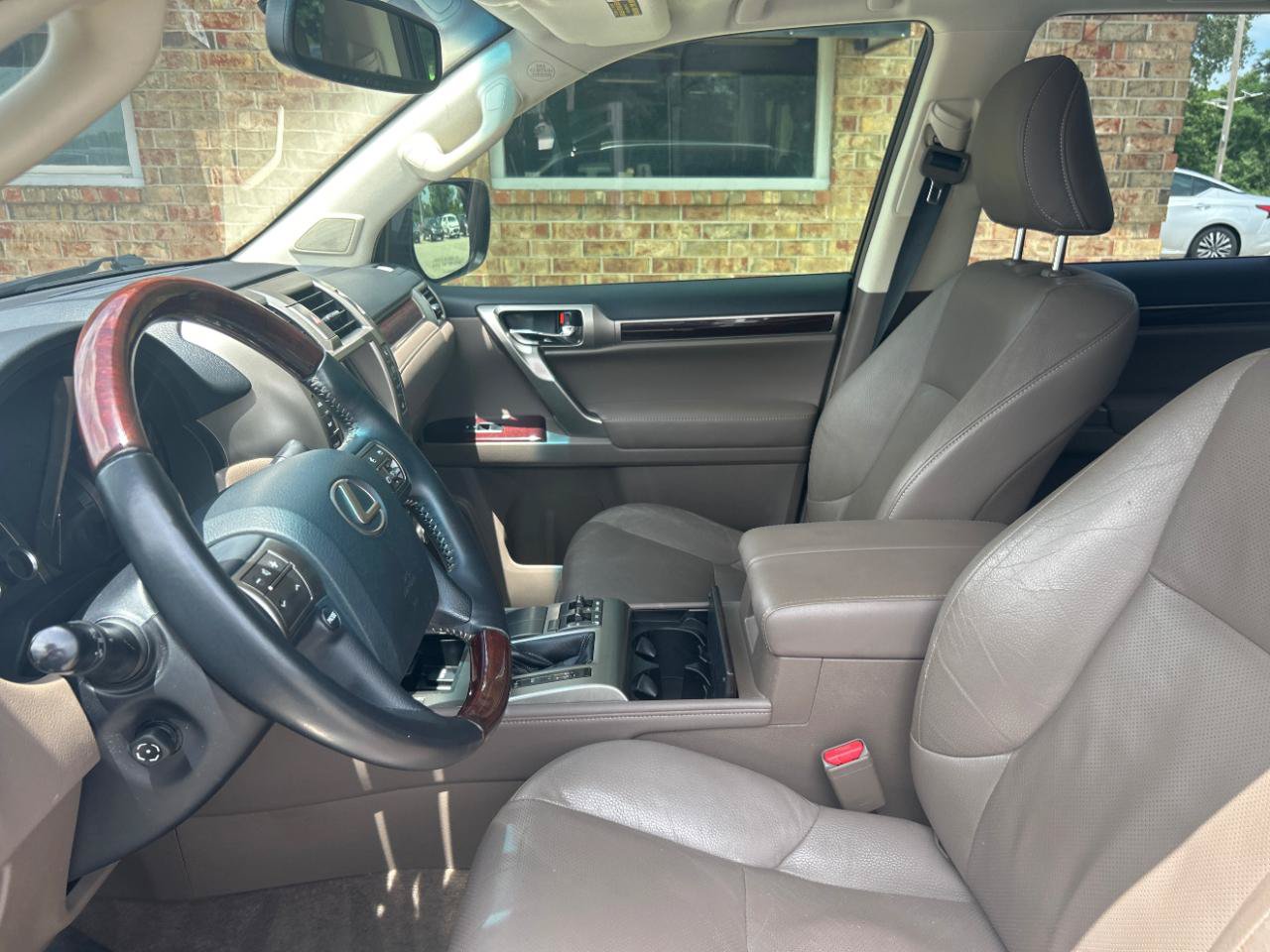 Used 2014 Lexus GX 460 w/ Premium Package AWD/4WD image 20