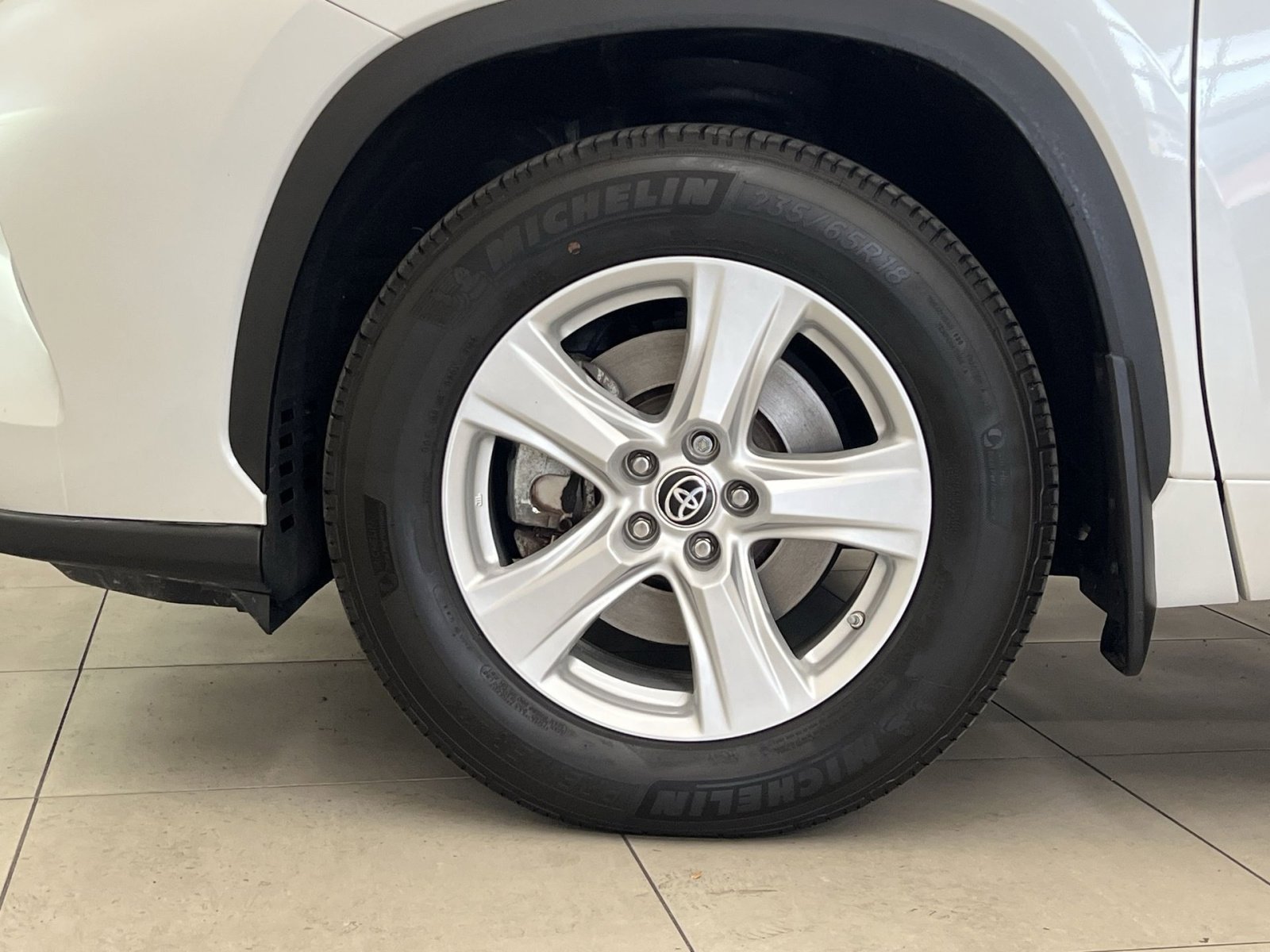 Used 2023 Toyota Highlander LE image 10