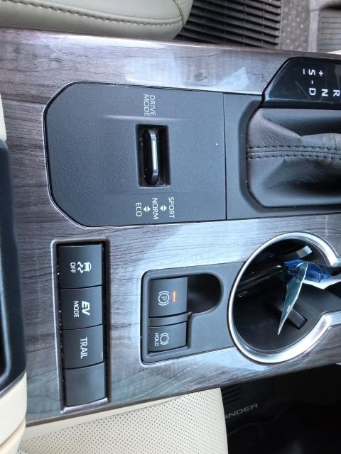 Used 2020 Toyota Highlander Platinum image 24