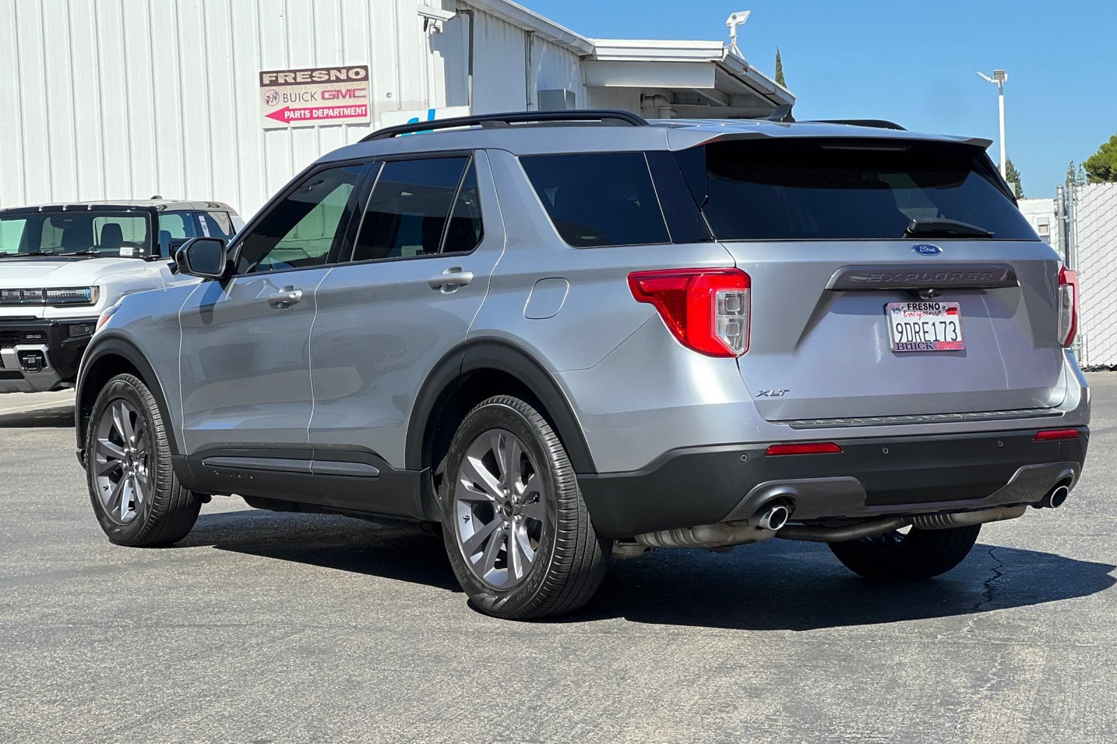 Used 2022 Ford Explorer XLT w/ Equipment Group 202A RWD image 7