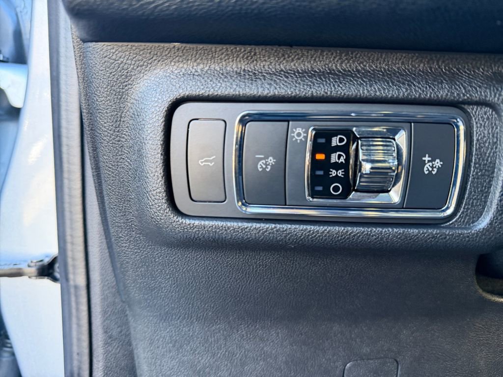 Used 2022 Lincoln Corsair Reserve w/ Sport Package image 21