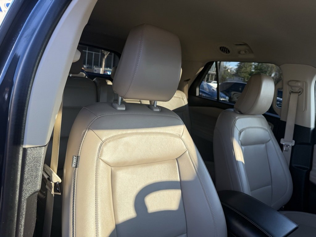 Used 2022 Ford Explorer XLT w/ Equipment Group 202A image 31