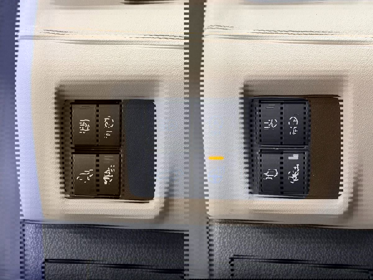 Used 2023 Toyota Highlander XLE image 20