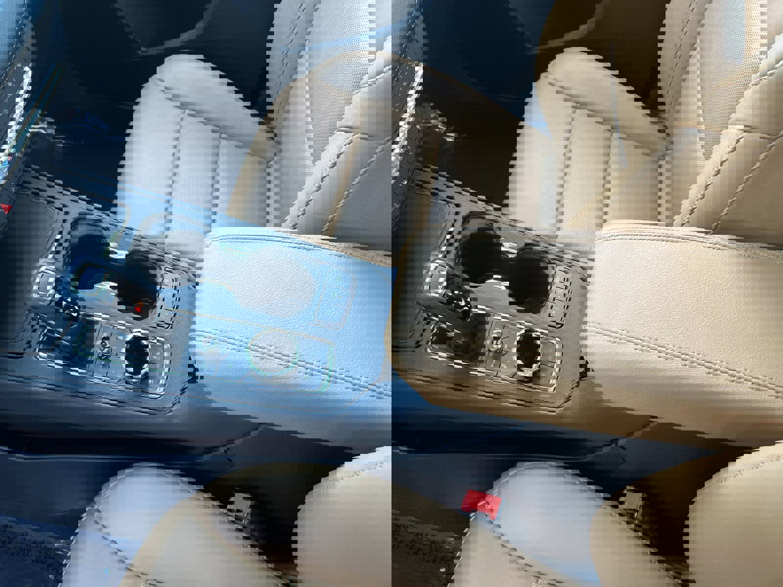 Used 2019 Cadillac XT4 Premium Luxury image 25