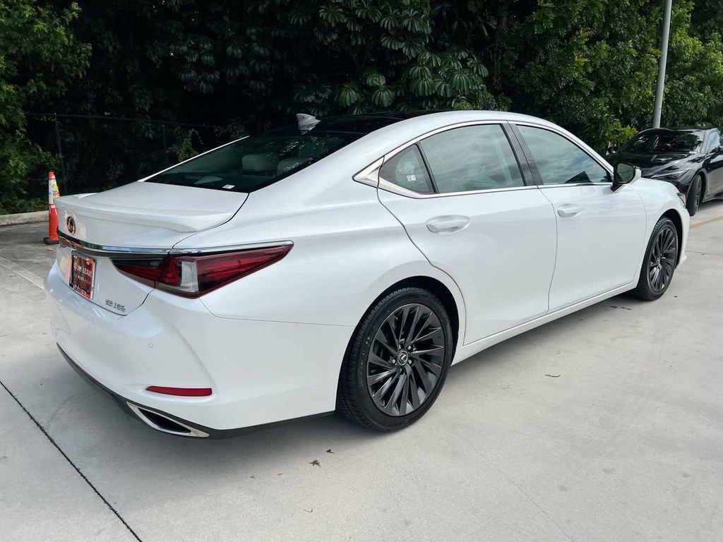 Certified 2024 Lexus ES 350 Ultra Luxury w/ Accessory Package (Z2) FWD image 7