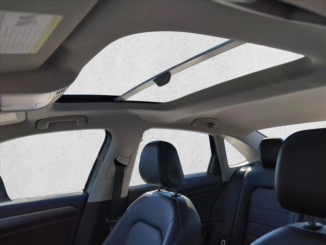 Certified 2024 Volkswagen Jetta SE w/ Panoramic Sunroof Package FWD image 28