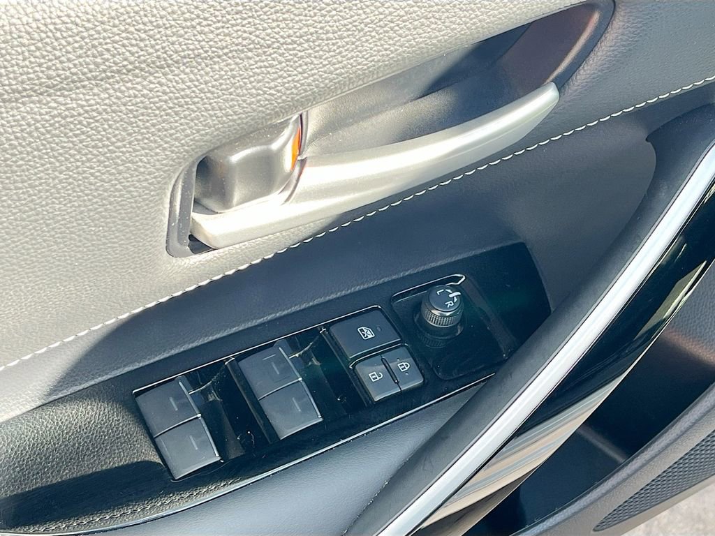 Used 2024 Toyota Corolla XSE FWD image 17