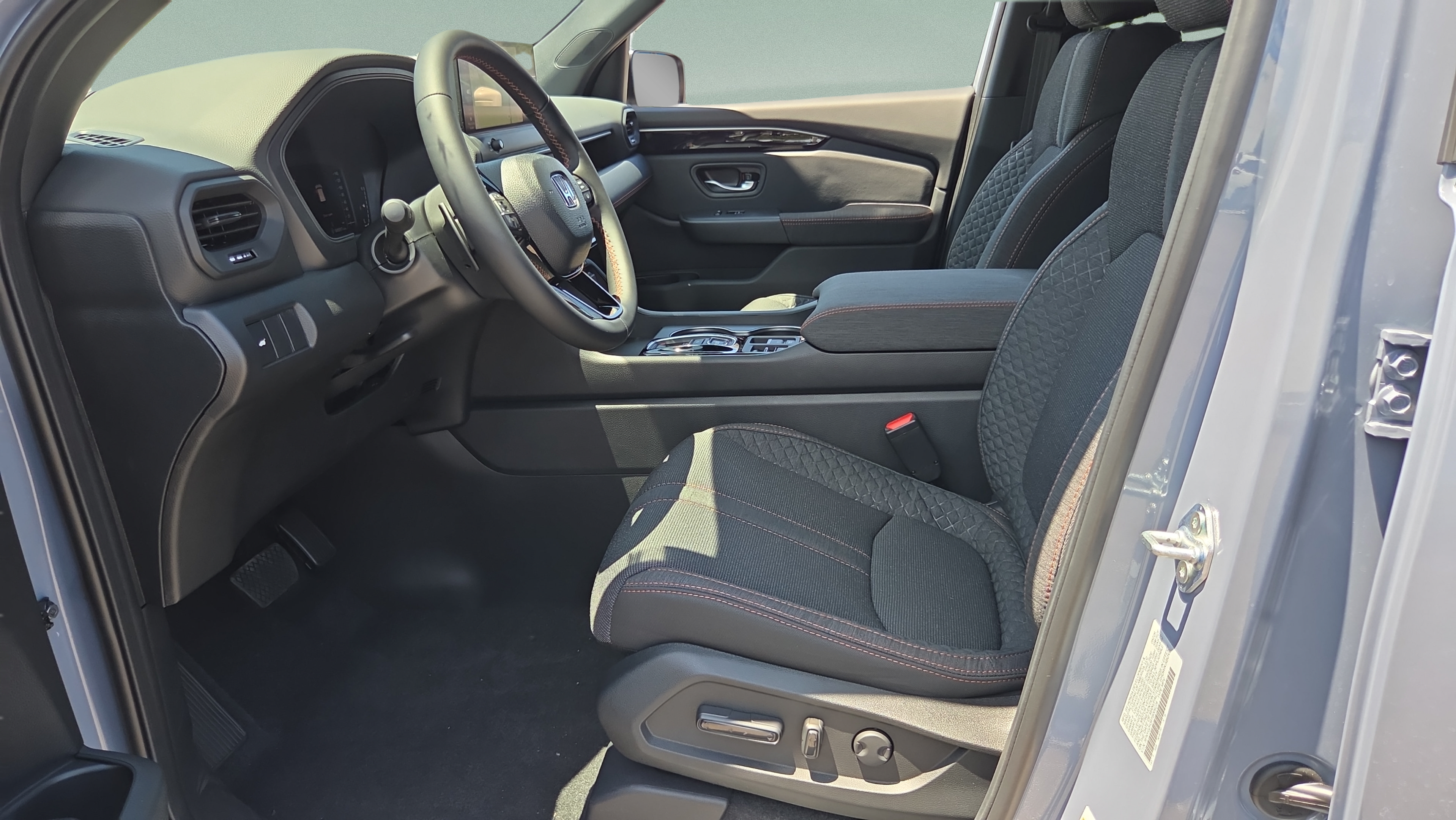 New 2026 Honda Pilot Sport image 9