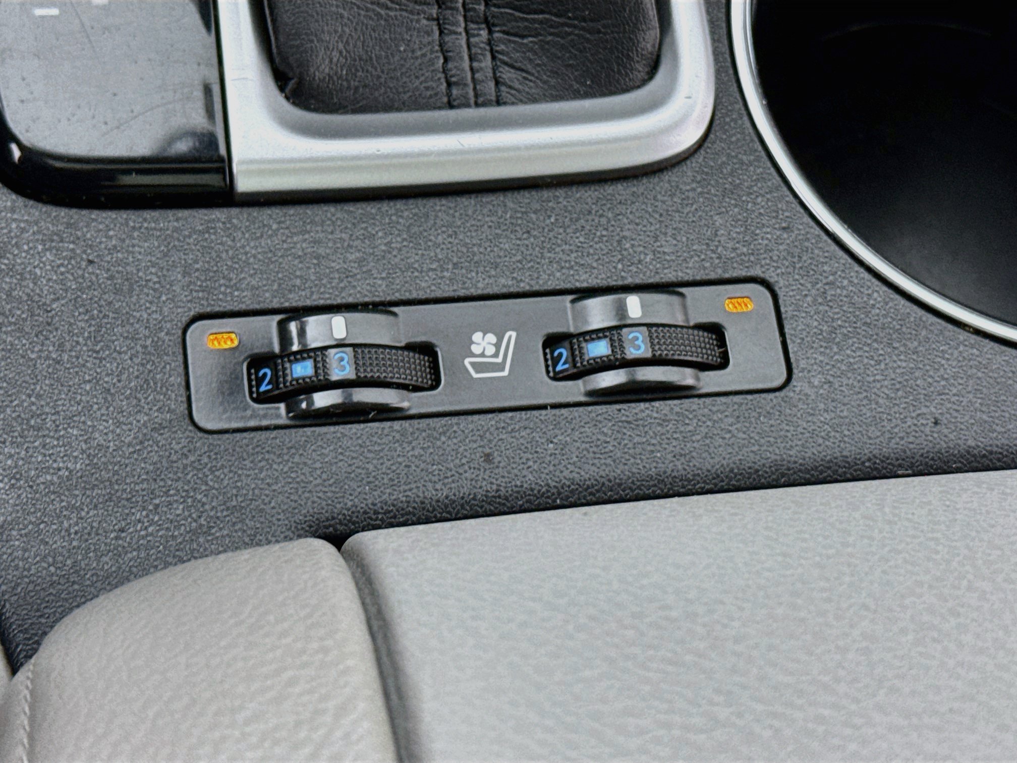 Used 2019 Toyota Highlander Limited Platinum AWD/4WD image 23