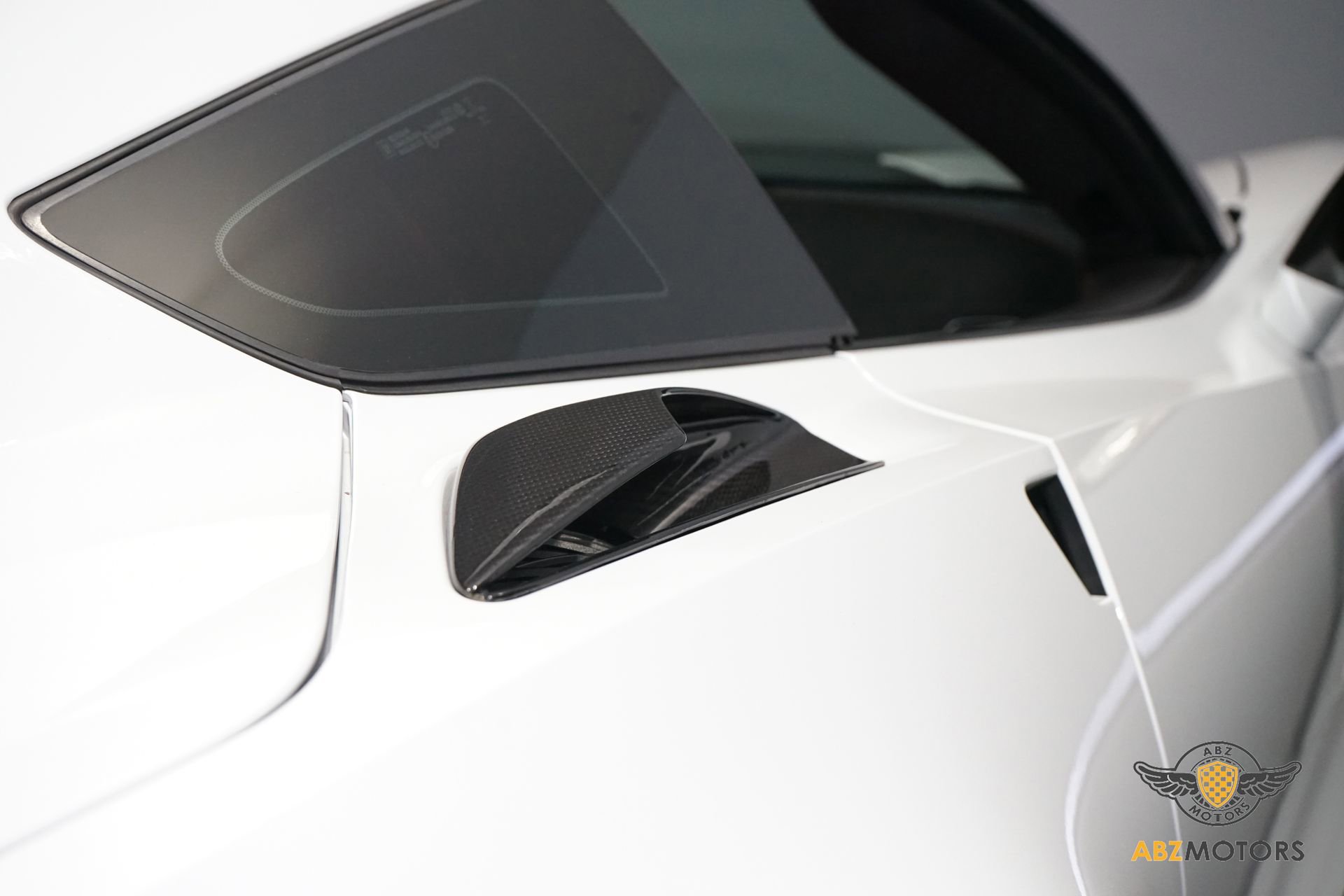 Used 2015 Chevrolet Corvette Z06 w/ 3LZ Preferred Equipment Group RWD image 10