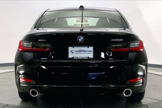 Certified 2023 BMW 330i xDrive Sedan w/ Driving Assistance Package image 3