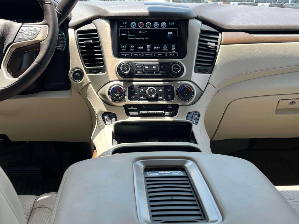 Certified 2020 GMC Yukon XL Denali w/ Denali Premium Package AWD/4WD image 13