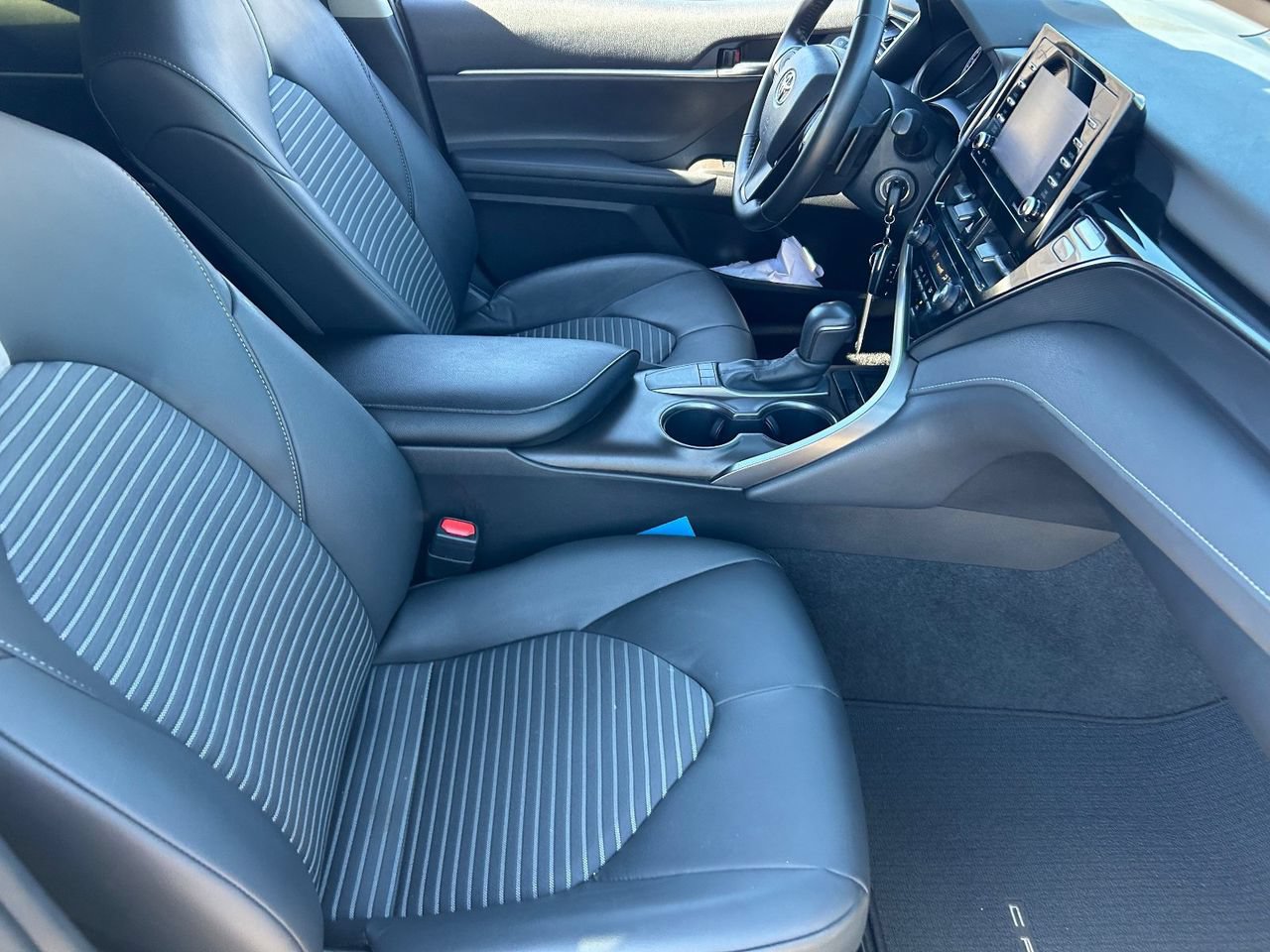 Used 2023 Toyota Camry SE FWD image 10