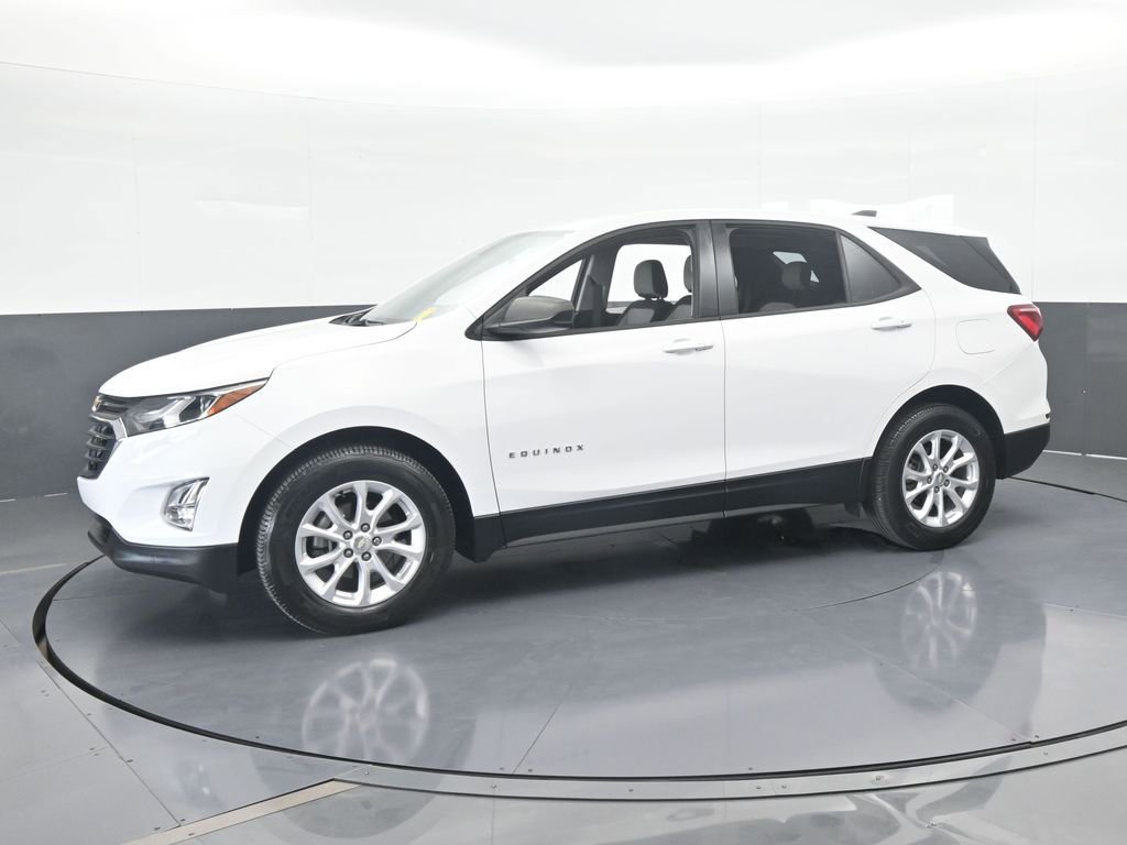 Used 2018 Chevrolet Equinox LS image 2
