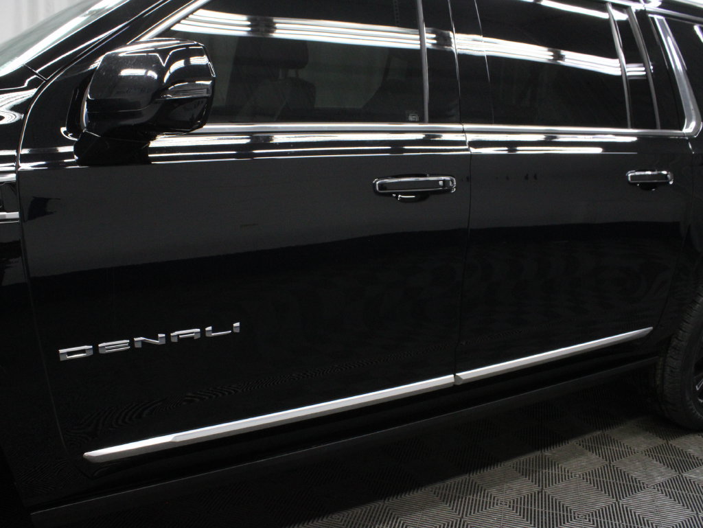 Used 2023 GMC Yukon XL Denali AWD/4WD image 54