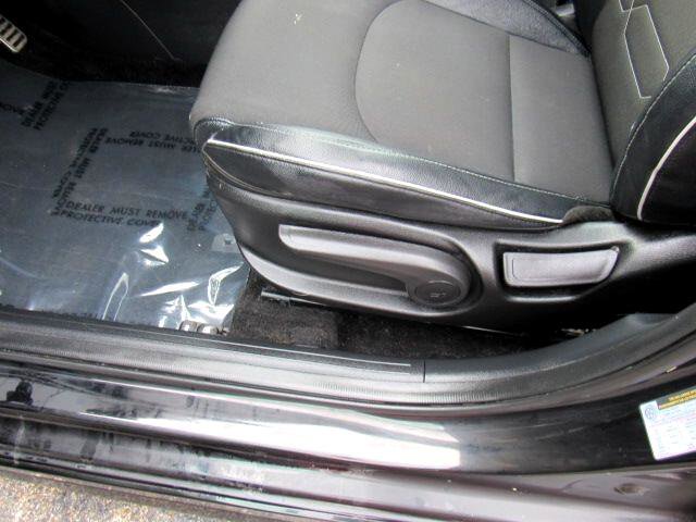 Used 2022 Kia Forte GT-Line w/ GT-Line Premium Package image 18